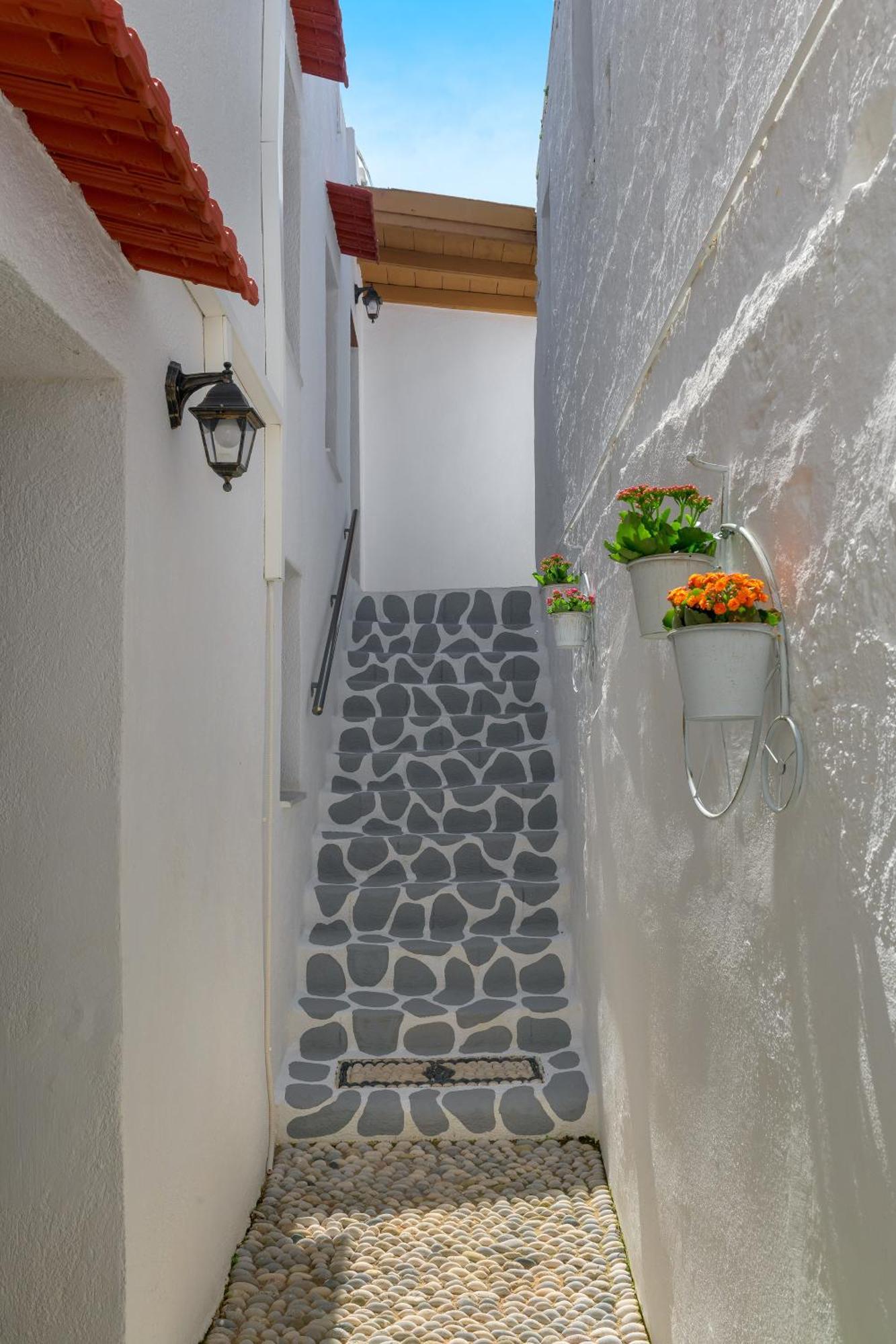 Rustic Self-Inn Rhodes City Kültér fotó